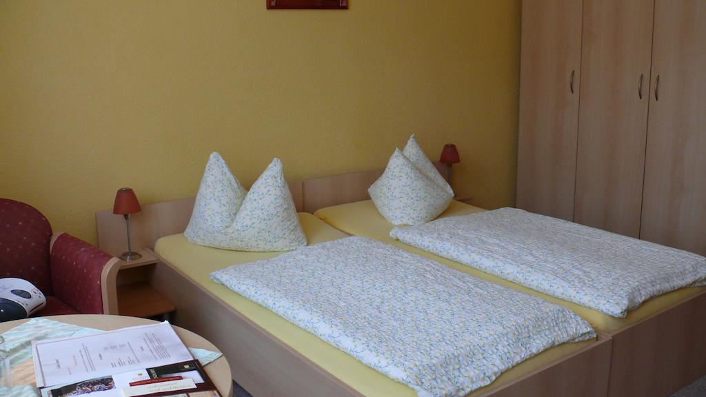 Pension Kreisel Bad Kosen Room photo