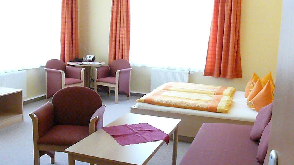 Pension Kreisel Bad Kosen Room photo